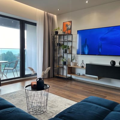 Аренда современной 2-комнатной квартиры с отдельной кухней, 77 м², Мамая, Констанца, Румыния